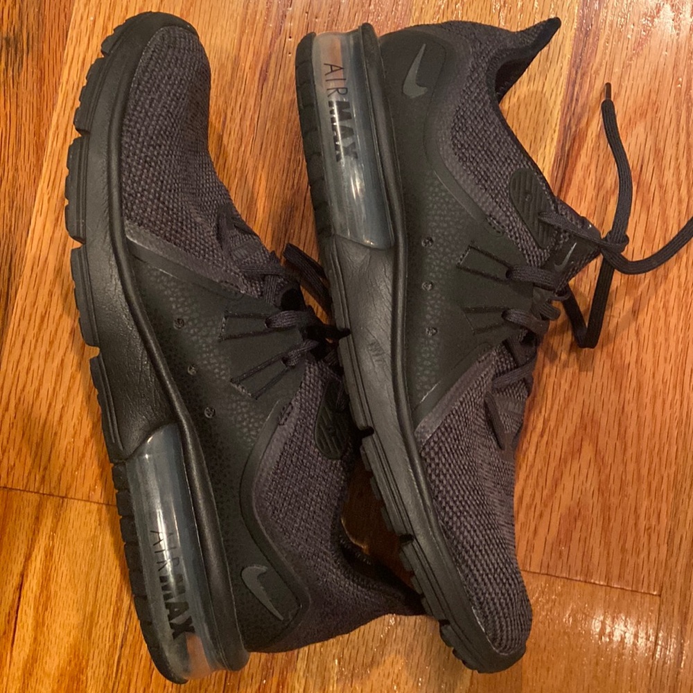 Black Nike